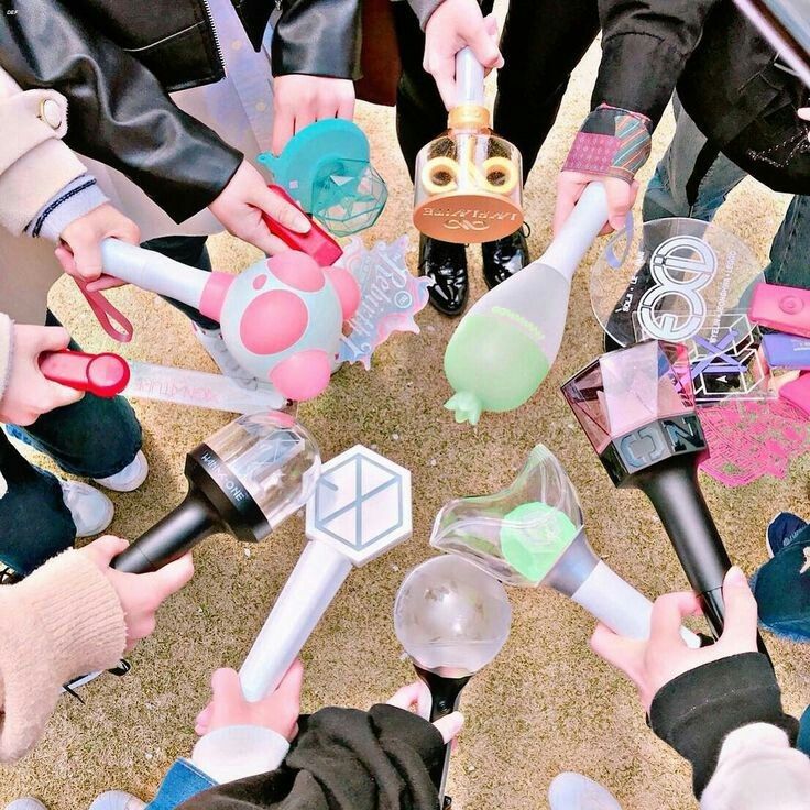 K-Pop Lightsticks